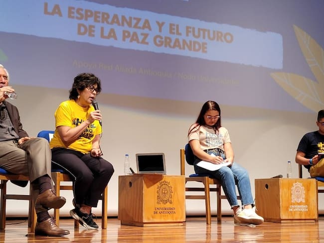 Las guerrillas incendiaron el país: Marta Ruiz, comisionada de la Verdad