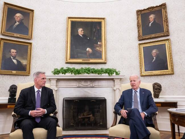 Kevin McCarthy y Joe Biden. Foto: SAUL LOEB / AFP) (Photo by SAUL LOEB/AFP via Getty Images.