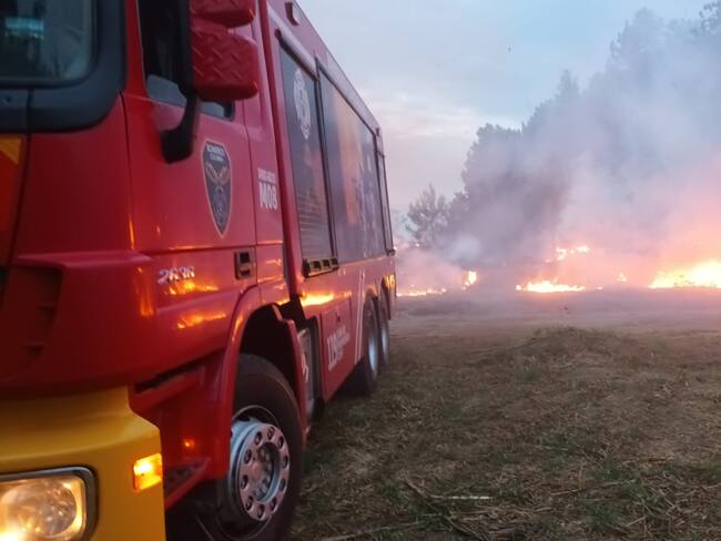Incendio en Piedecuesta. Foto: Bomberos Floridablanca, Santander.
