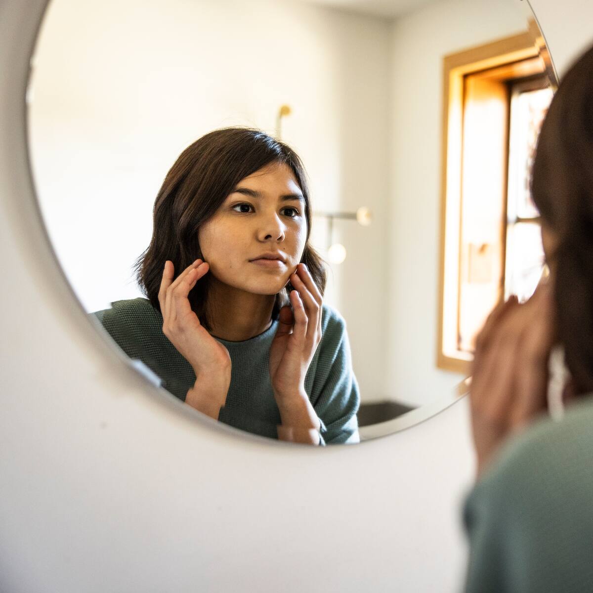 ¿Cuáles son los puntos clave para tratar el acné? Dermatóloga lo explica