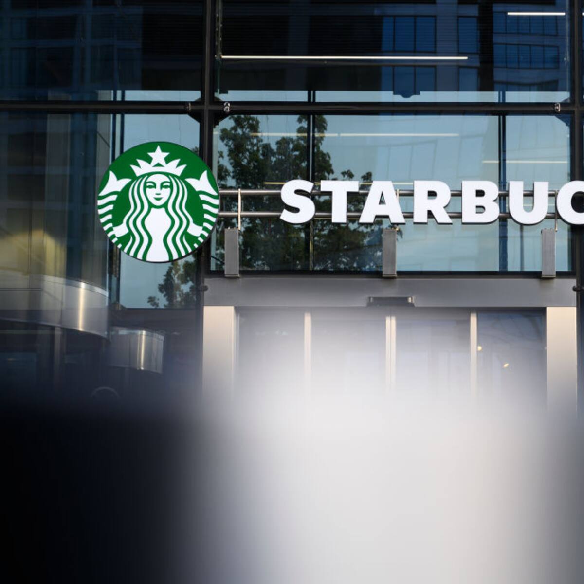 Grupo Gilinski vendió porcentaje de su participación en operadora en Colombia de Starbucks