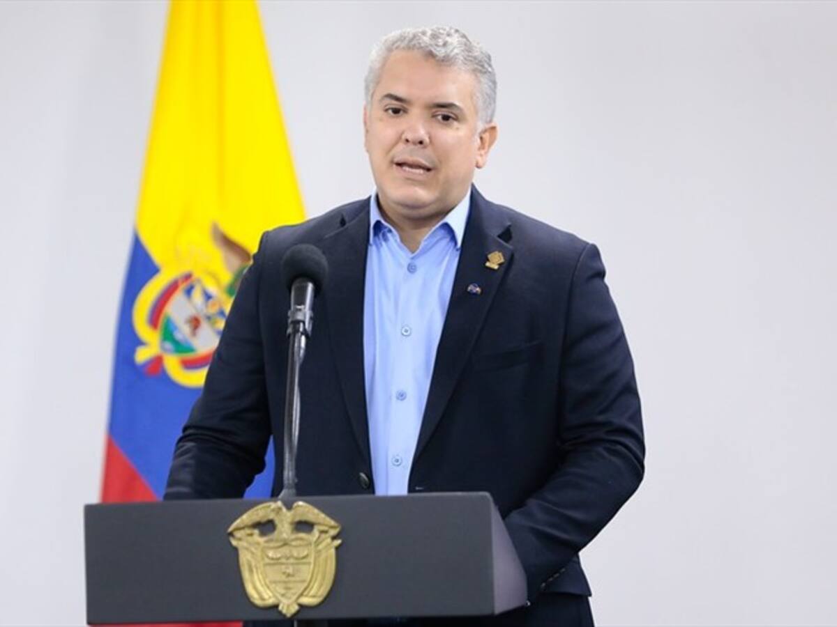 Presidente Duque genera polémica por foto con líderes indígenas en el Amazonas