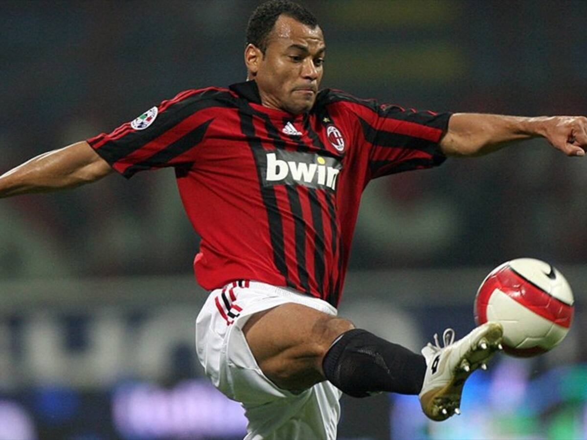 Cafú confiesa que “le encantaría” ver a James en el Milan