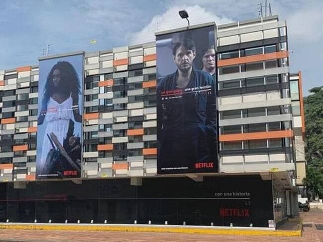 La publicidad fue instalada en la fachada de un predio en el Barrio Santa Mónica. . Foto: Cortesía