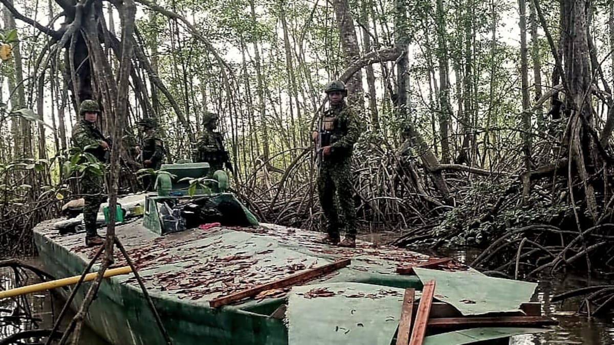 Incautan tres semisumergibles de las disidencias Farc que transportaban cocaína
