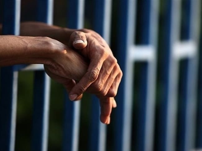 Por extorsionar a miembros de la comunidad LGBTI, un hombre en Buga es enviado a la cárcel. Foto: Colprensa