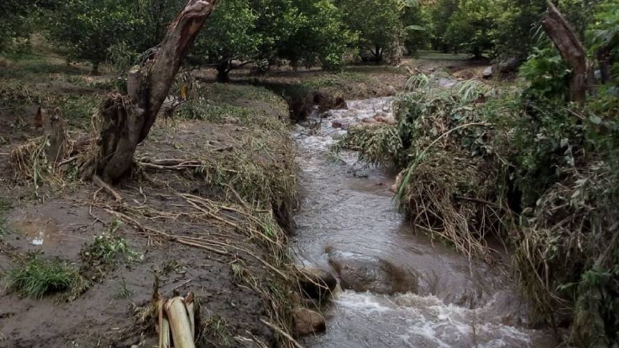 Desbordamiento quebrada Santa Rosa- Defensa Civil