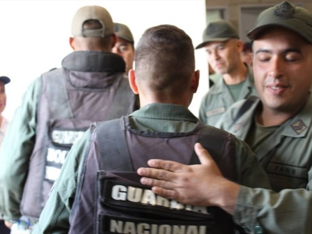 Habría saboteadores entre militares venezolanos que desertaron a Colombia