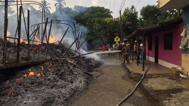 Vehículos quemados en el Bajo Cauca.. Foto: Cortesía