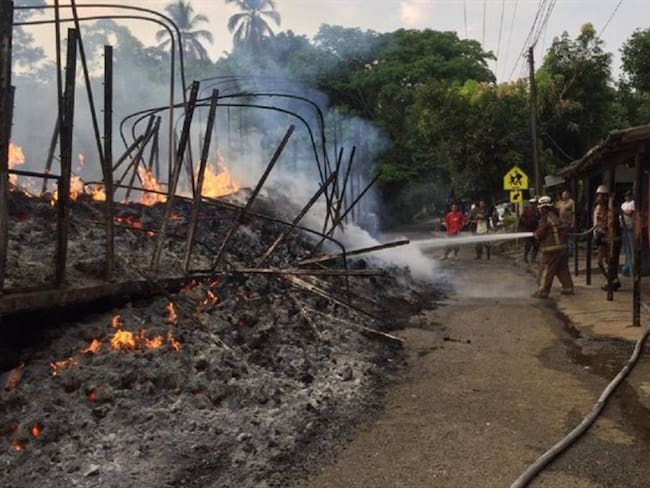 Vehículos quemados en el Bajo Cauca.. Foto: Cortesía