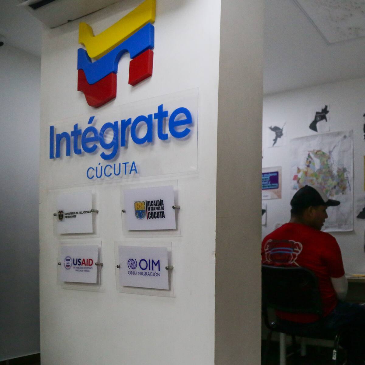 ¿Cómo puede una persona venezolana afiliarse al sistema de salud en Colombia? Los requisitos de ley