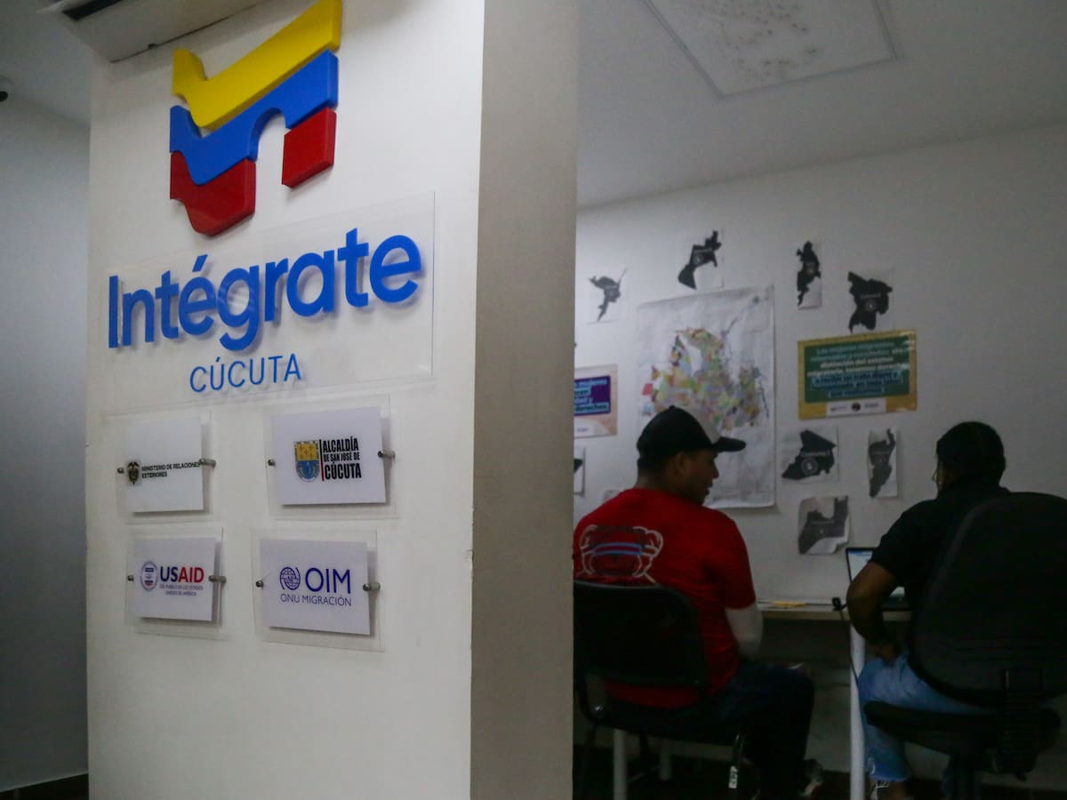 ¿Cómo puede una persona venezolana afiliarse al sistema de salud en Colombia? Los requisitos de ley