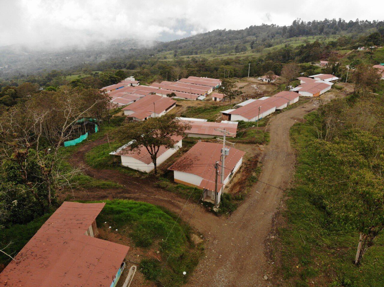 Traslado de excombatientes de las Farc del Meta a Caquetá. Foto: Twitter Emilio Archila