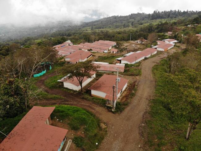 Traslado de excombatientes de las Farc del Meta a Caquetá. Foto: Twitter Emilio Archila