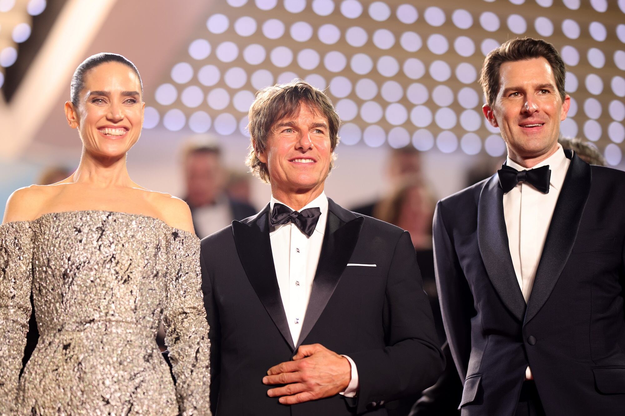 Jennifer Connelly, Tom Cruise y Joseph Kosinski en lanzamiento de Top Gun: Maverick (Photo by Andreas Rentz/Getty Images)