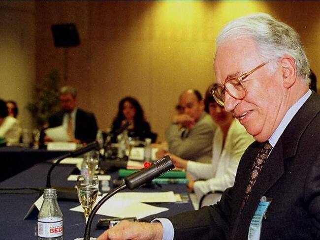 Belisario Betancur fue un gran amigo de España: Juan Luis Cebrián