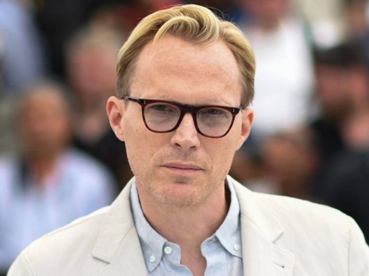 Mi padre era gay y solo salió del closet cuando tenía 63 años: Paul Bettany