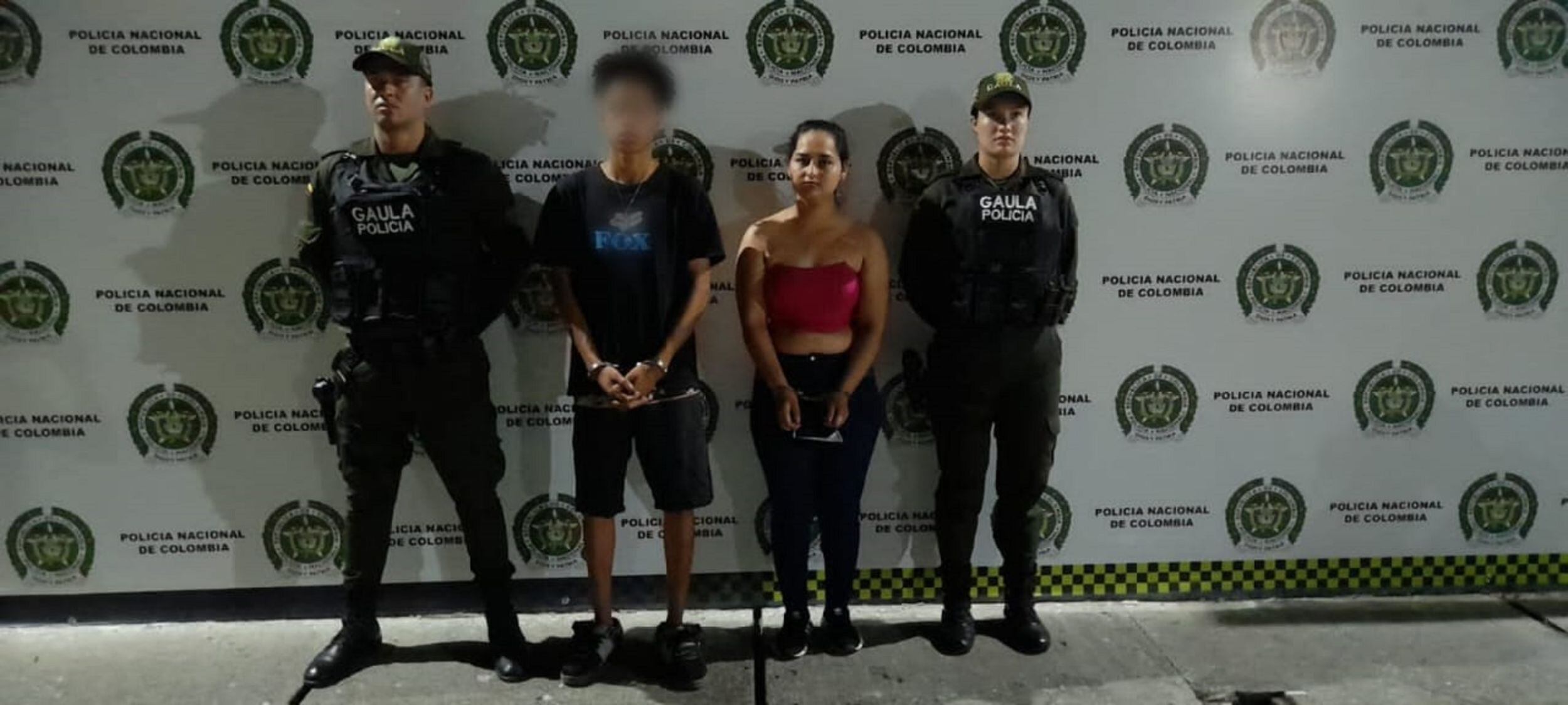 El Gaula de la Policía capturó en flagrancia a Isabella Ibarra, quien se encontraba en compañía de un hombre. Foto: Policía.  