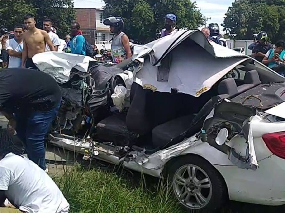 Aparatoso accidente de tránsito en Palmira dejó un muerto y cuatro heridos