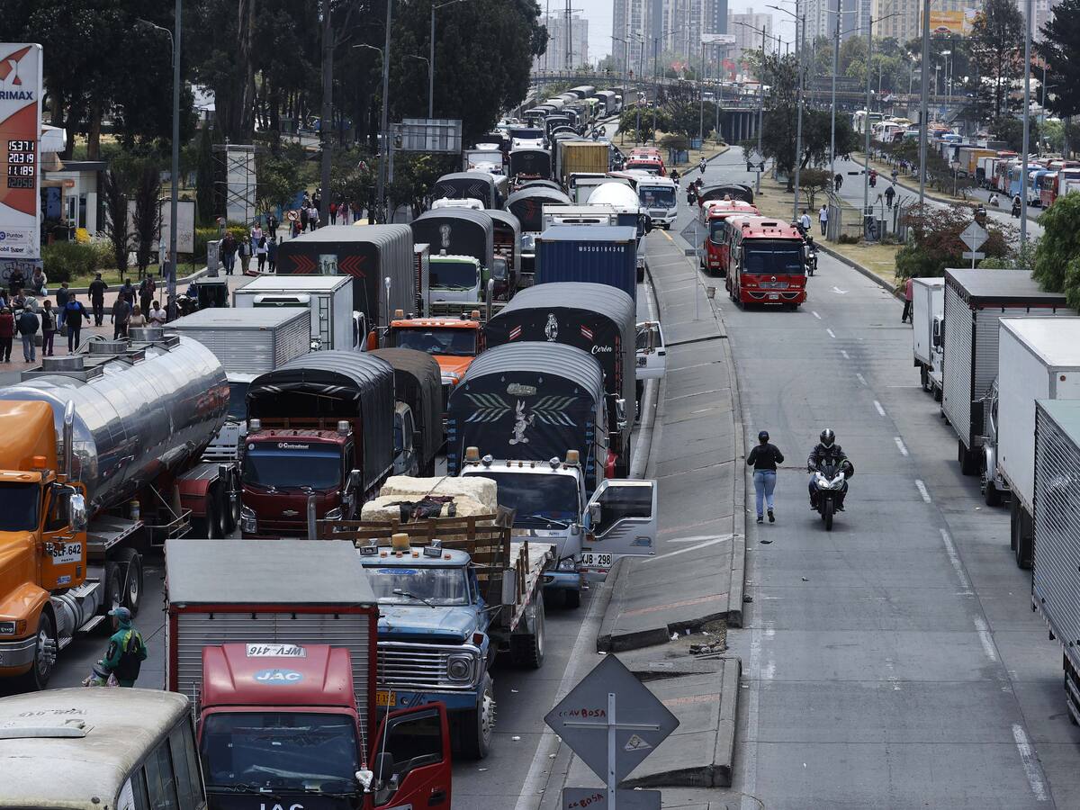 Congreso crea subcomisiones para mediar en paro camionero y escuchar a transportadores