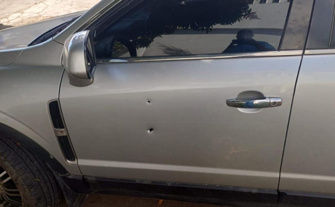 El vehículo sufrió impactos de arma de fuego. Foto: Red de Apoyo Cauca.