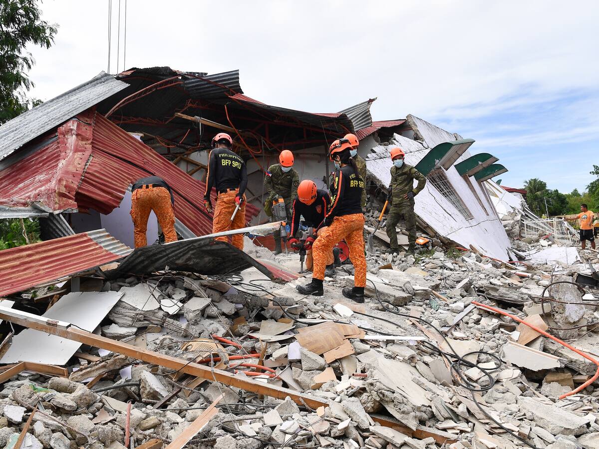 Aumentó a 60 el número de víctimas mortales del terremoto de magnitud 6,9 en el centro de Filipinas
