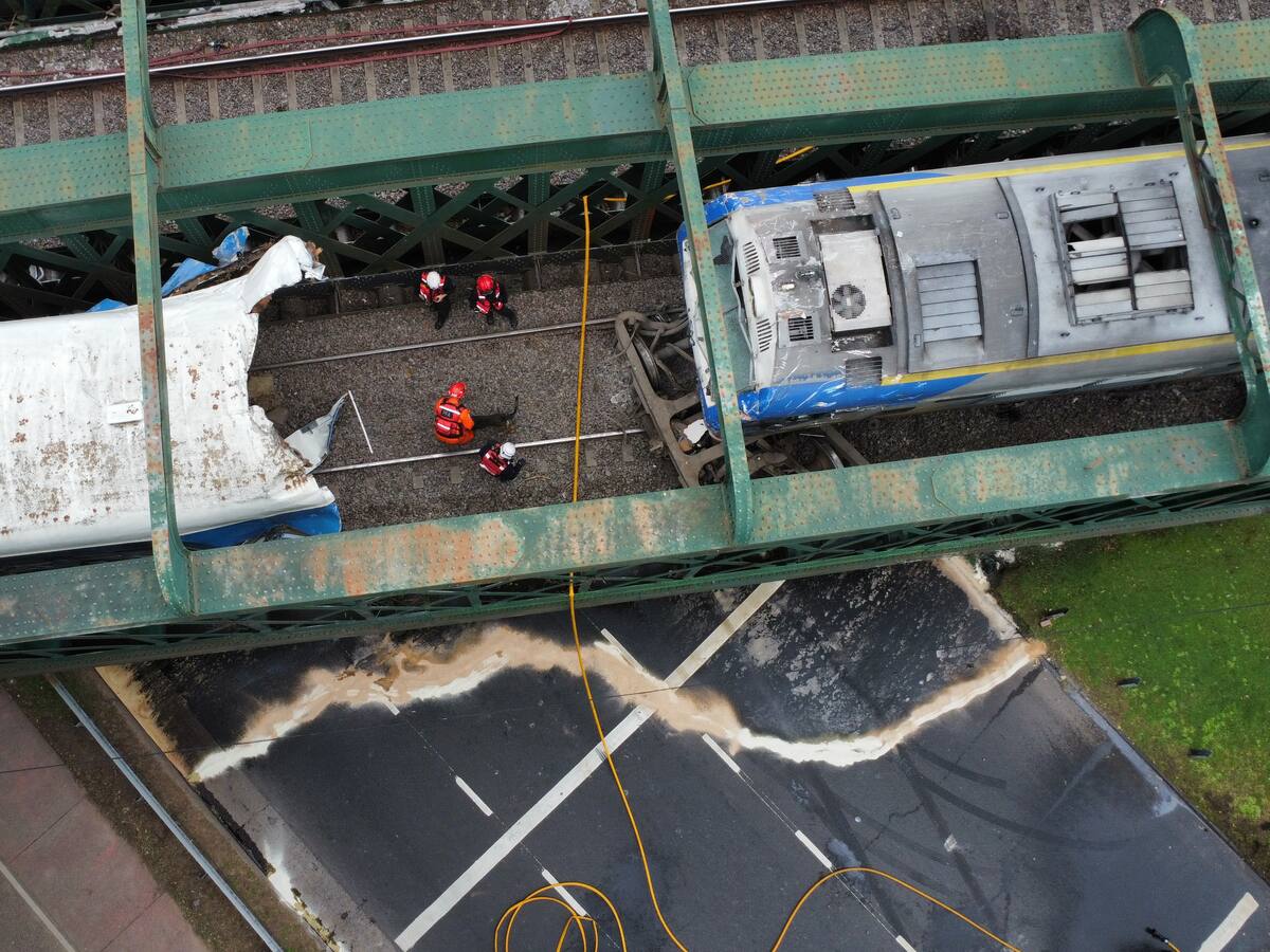 Decenas de heridos tras el choque de un tren con una locomotora en Buenos Aires