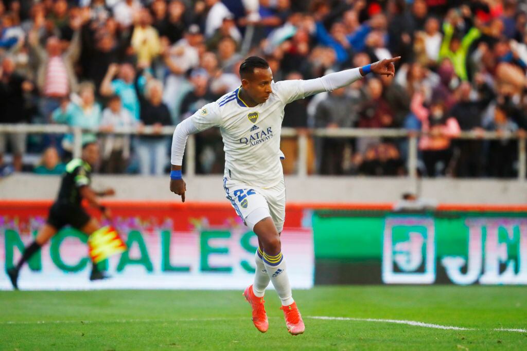 Sebastián Villa celebra su primer gol ante Aldosivi / Getty Images