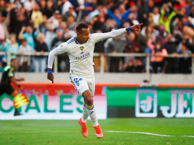 Sebastián Villa celebra su primer gol ante Aldosivi / Getty Images