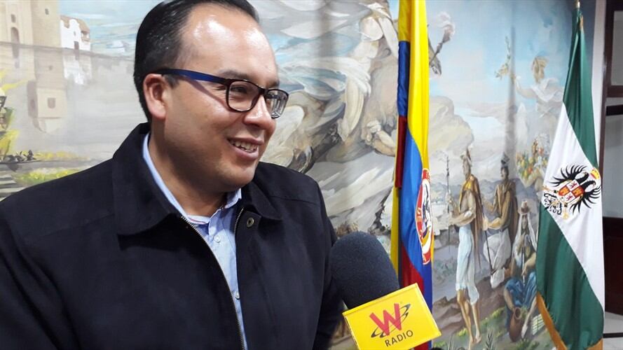 Óscar Jiménez aseguró que se debe dar cumplimiento al decreto del Invima de inspección y vigilancia de las carnes y de derivados cárnicos en Tunja. Foto: Jorge Herrera (W Radio)