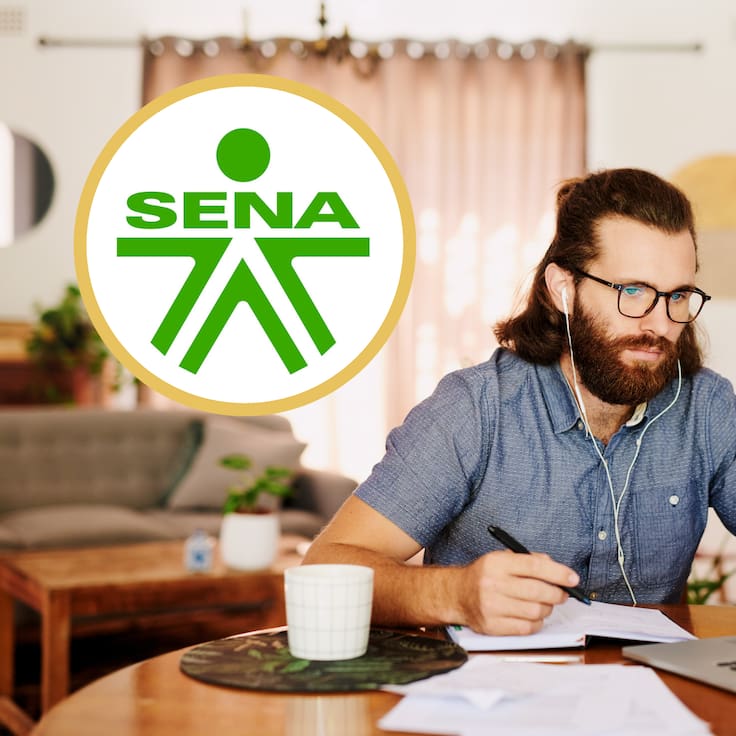 Hombre usando su computador para estudiar. En el círculo, el logo del SENA (GettyImages y redes sociales)