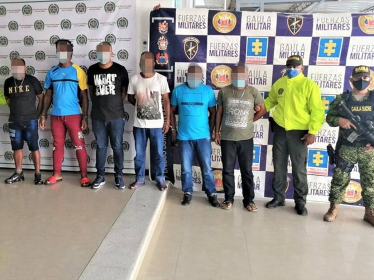 Fiscalía y Armada capturan a 13 presuntos integrantes de red internacional de narcotráfico
