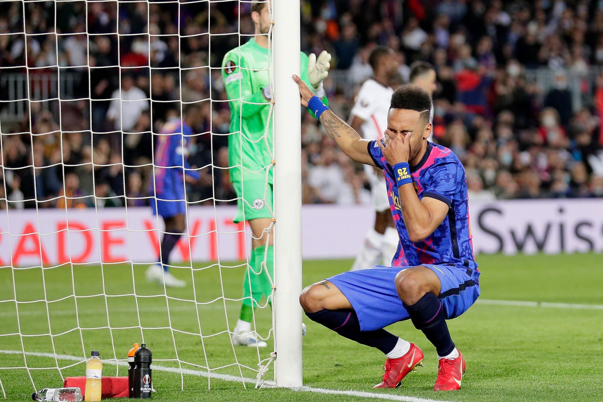 Pierre Emerick Aubameyang perdió un gol en el FC Barcelona VS. Eintracht Frankfurt (Photo by David S. Bustamante/Soccrates/Getty Images)