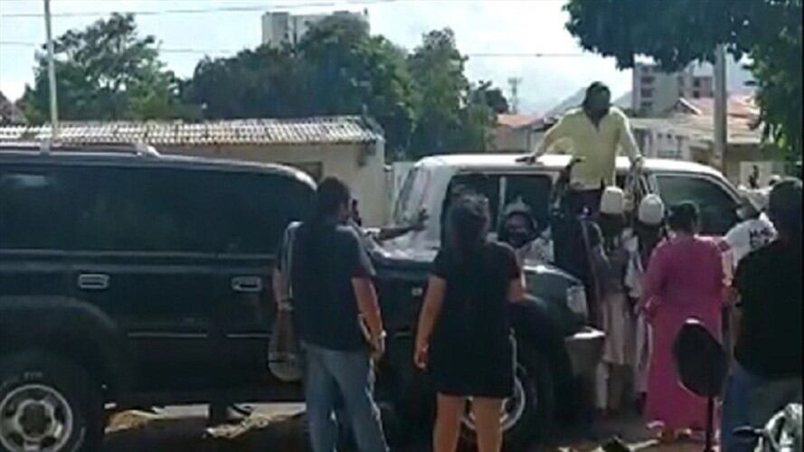 La Asamblea aclara que el procedimiento en el que tres miembros de la comunidad fueron retenidos, consistió en un trámite interno de gobierno.. Foto: Captura video