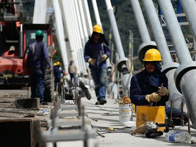 La Agencia Nacional de Infraestructura (ANI) ha aprobado 44 planes de reactivación de obra bajo los protocolos de bioseguridad.. Foto: Colprensa