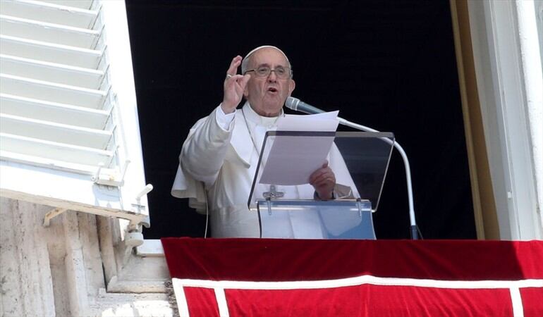 El papa mostró su preocupación por la situación en Afganistán tras la toma de poder de los talibanes.. Foto: Franco Origlia/Getty Images