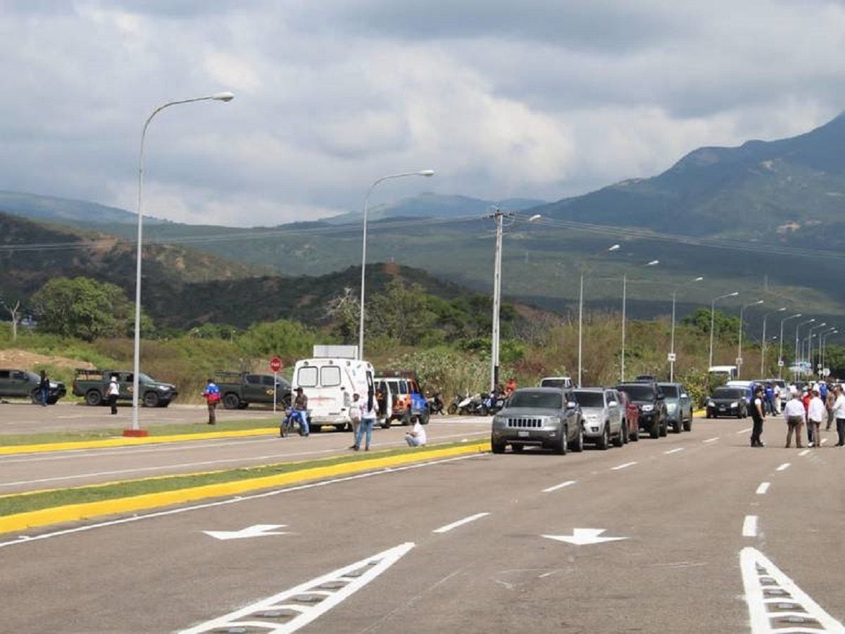 Más de 13 mil vehículos se movilizaron durante dos días en la frontera- Colprensa