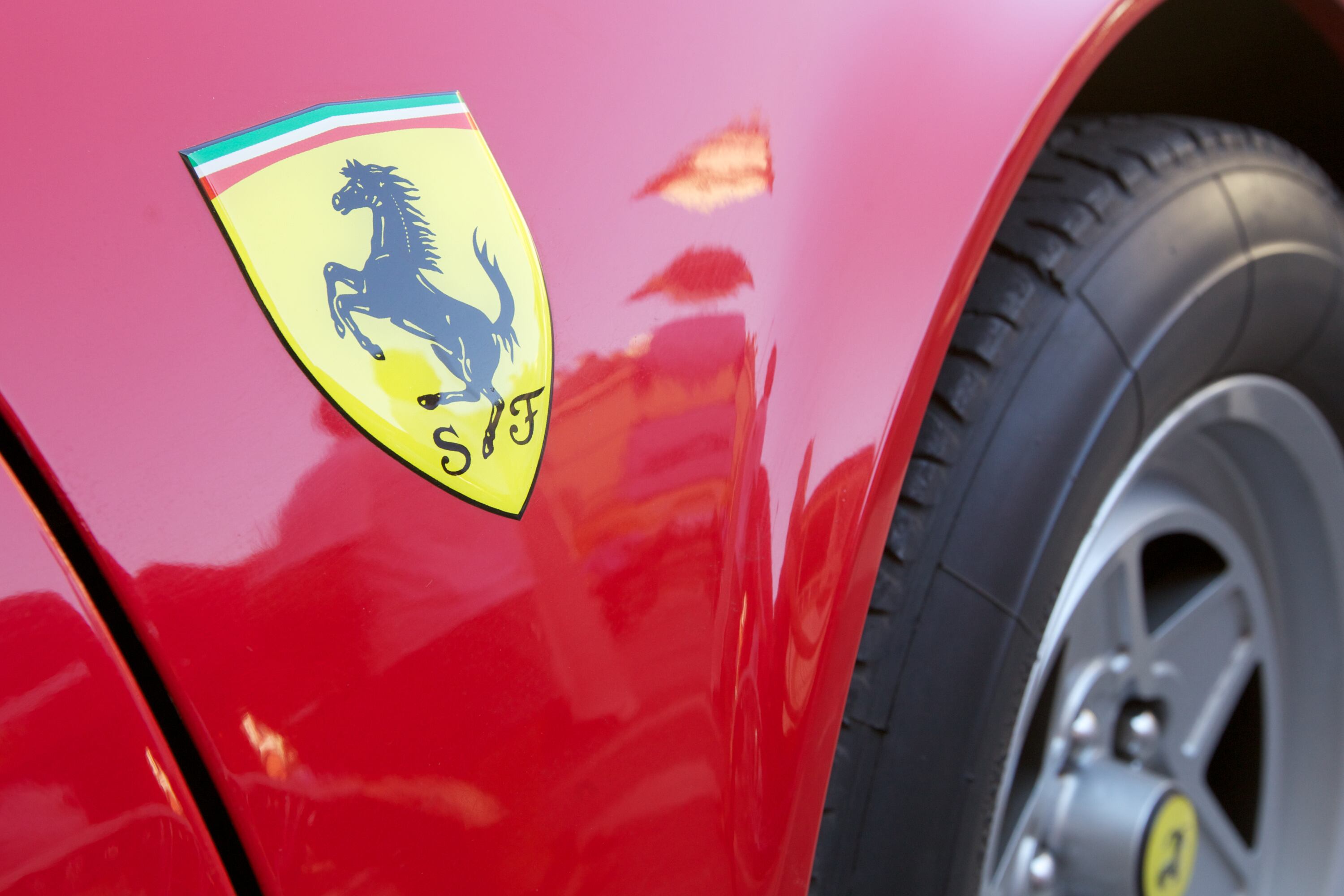Un colombiano está entre los mejores vendedores de Ferrari del mundo