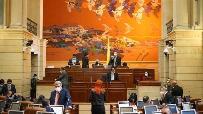 Congresistas deberán aislarse y no podrán viajar en avión por caso de COVID-19 en Cámara. Foto: Colprensa