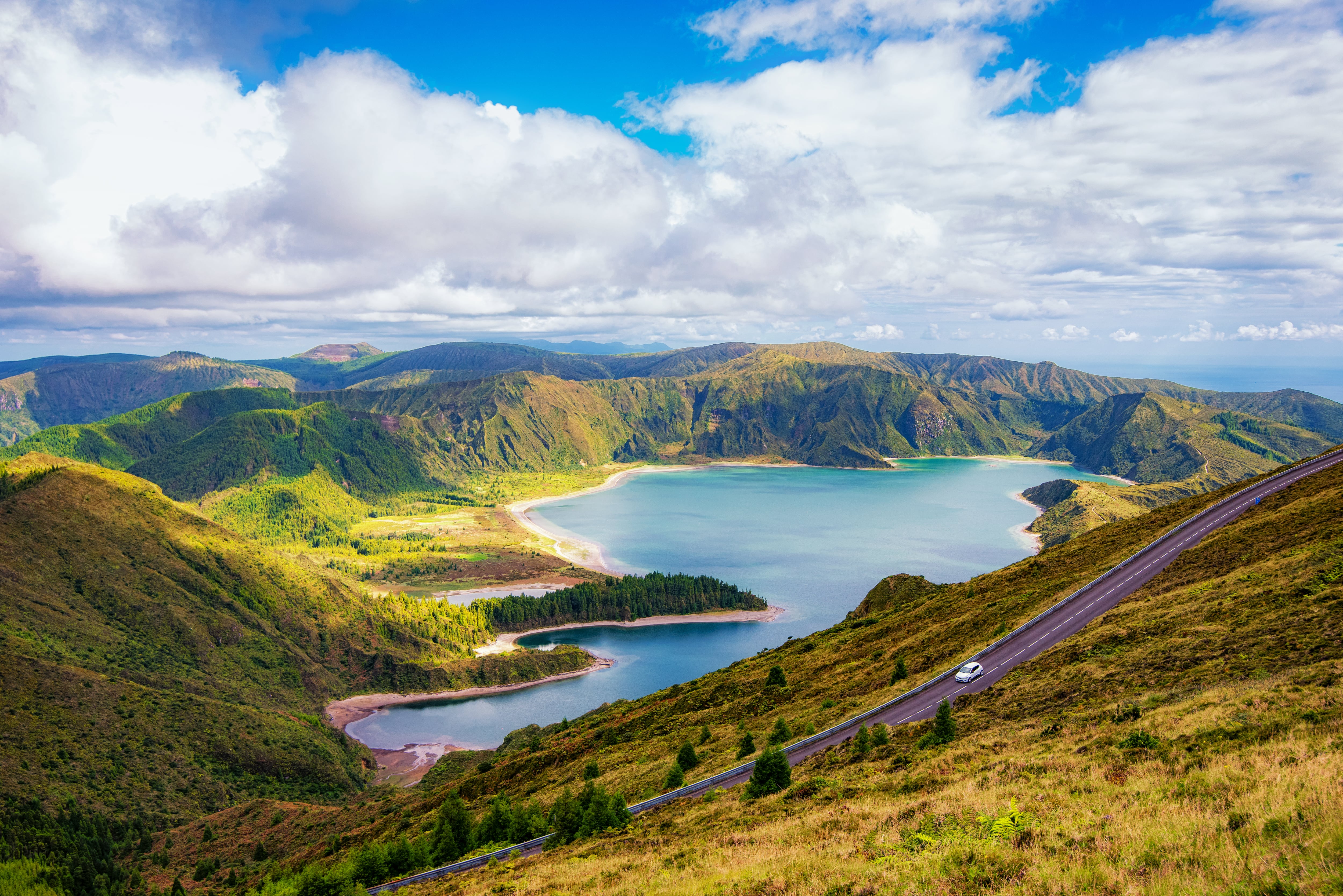 Vista de la Laguna de Fuego ubicada en Portugal (GettyImages)