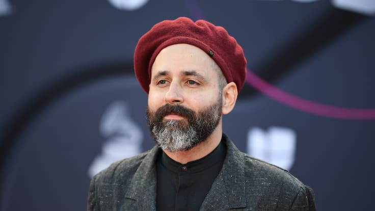 El hermano de ‘Residente’, Eduardo Cabra, presenta su nuevo álbum, ‘Martínez’