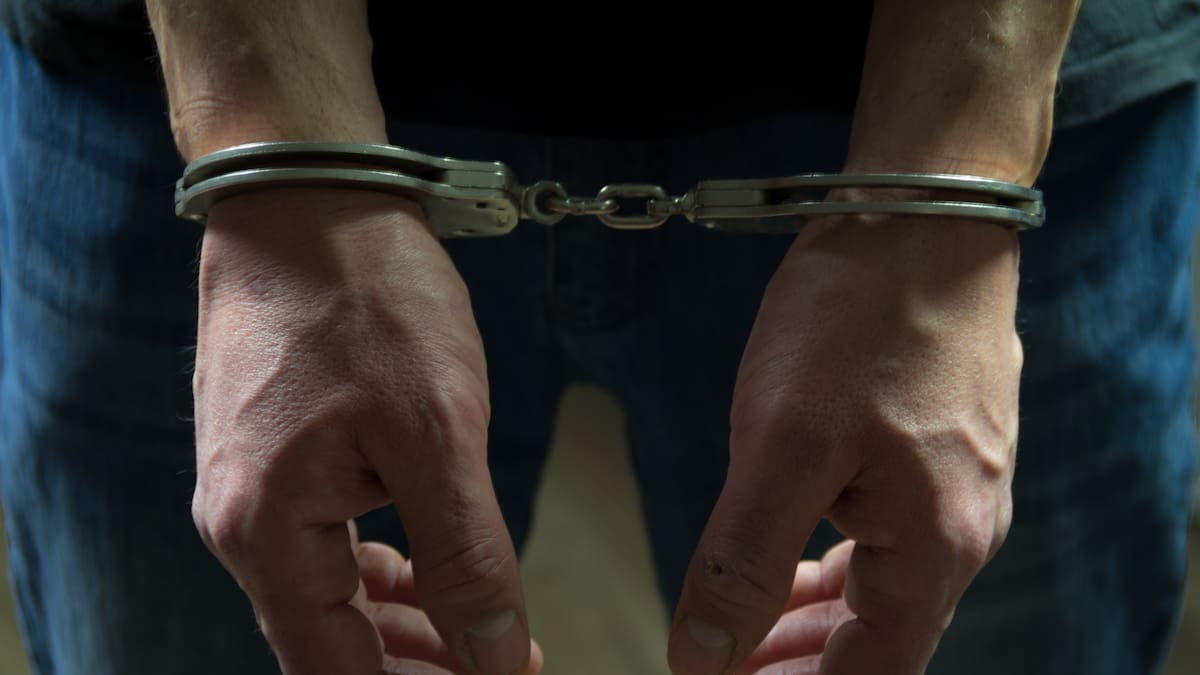 Dos colombianos con 800 bloques de marihuana fueron detenidos por el Ejército de Ecuador
