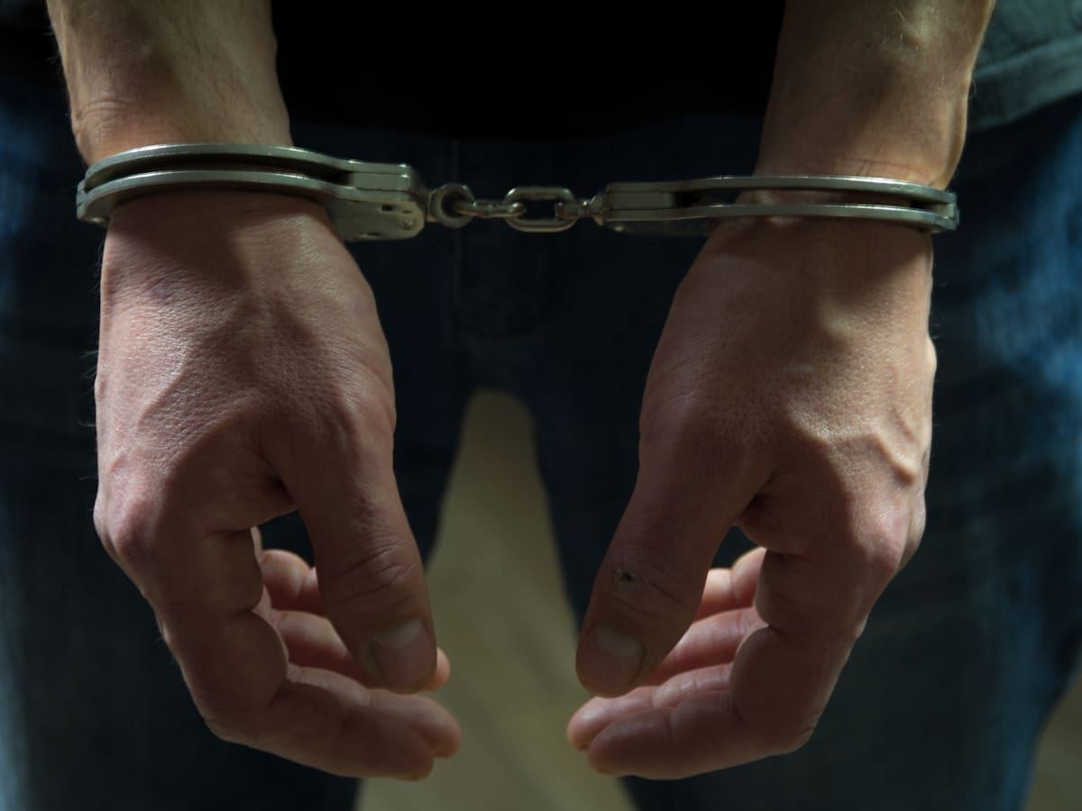 Dos colombianos con 800 bloques de marihuana fueron detenidos por el Ejército de Ecuador