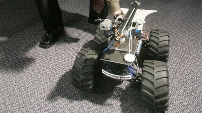 El MARCbot fue diseñado para las operaciones militares de EE.UU. en Irak y Afganistán por la firma Exponent.. Foto: BBC Mundo