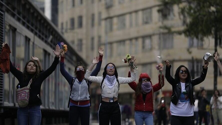 Claudia López y Juan Carlos Henao hablaron del paro y de la propuesta de una asamblea nacional constituyente.. Foto: Colprensa