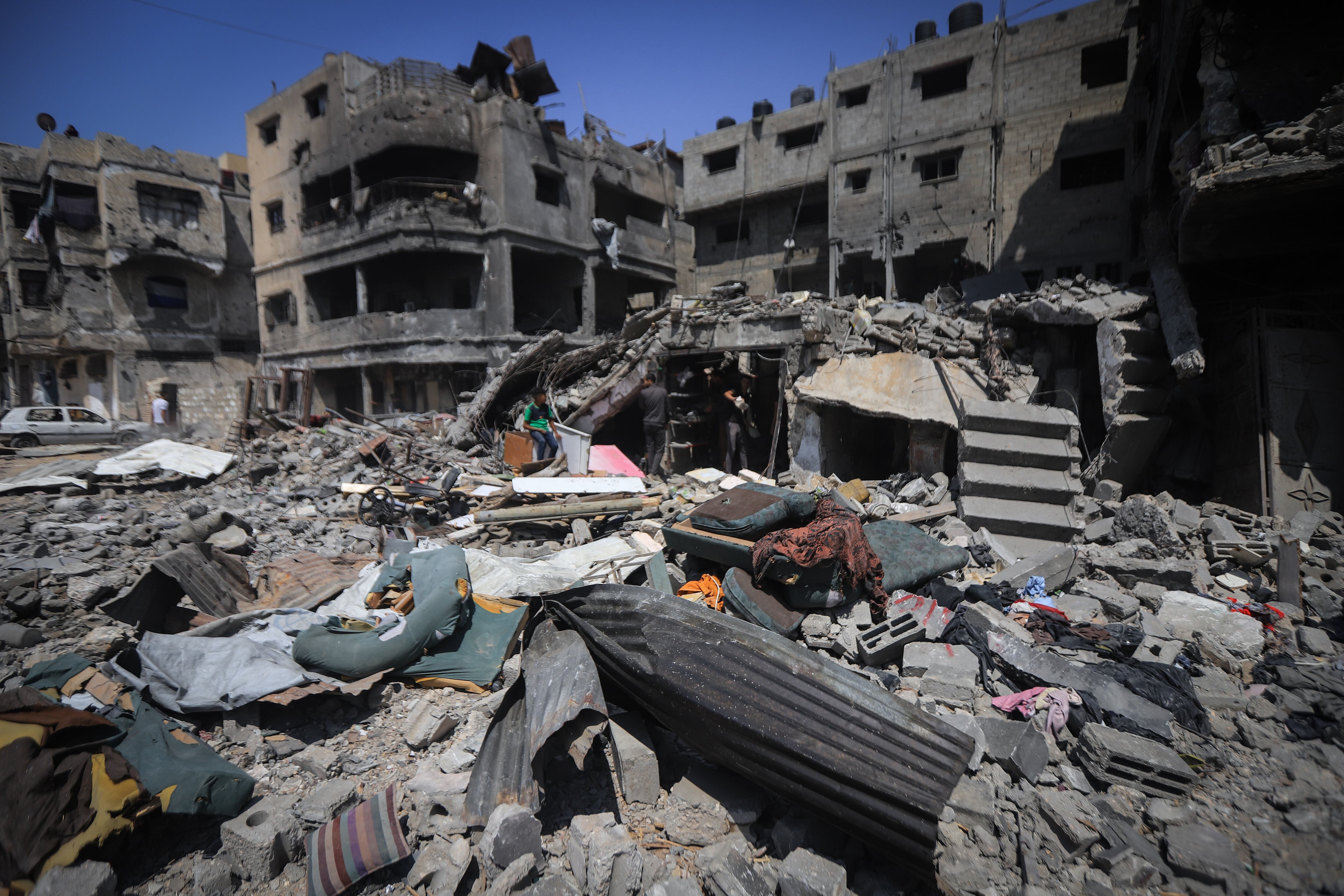 Nuevo ataque de Israel a Gaza dejó 20 muertos, según sanidad de la Franja de Gaza. (Photo by Khames Alrefi/Anadolu via Getty Images)