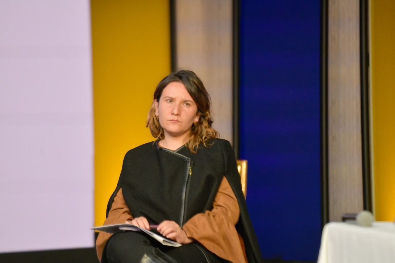 Juliana Coronado, viceministra para las Políticas de Defensa y Seguridad, en el consejo de ministros. Foto: MinDefensa.