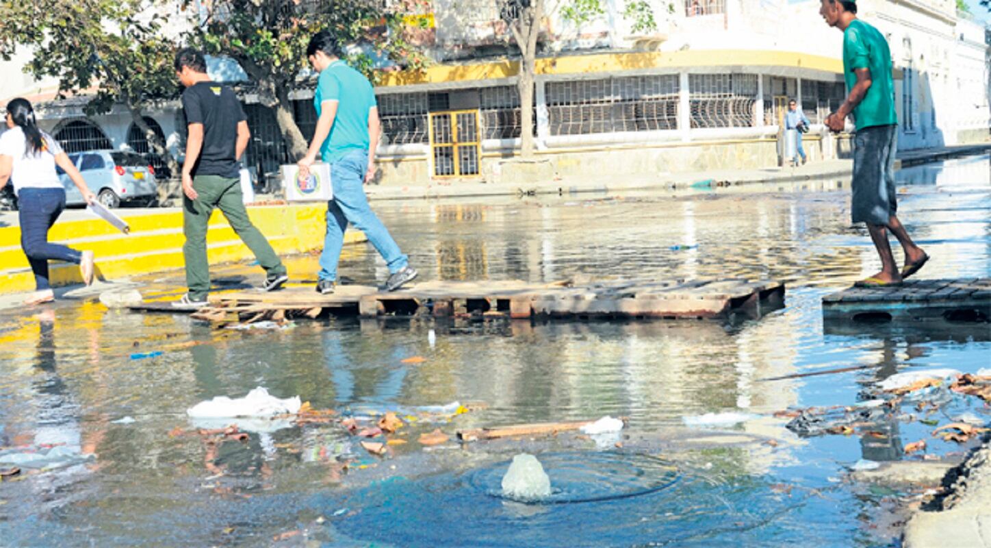Alcantarillado en Santa Marta. Colprensa