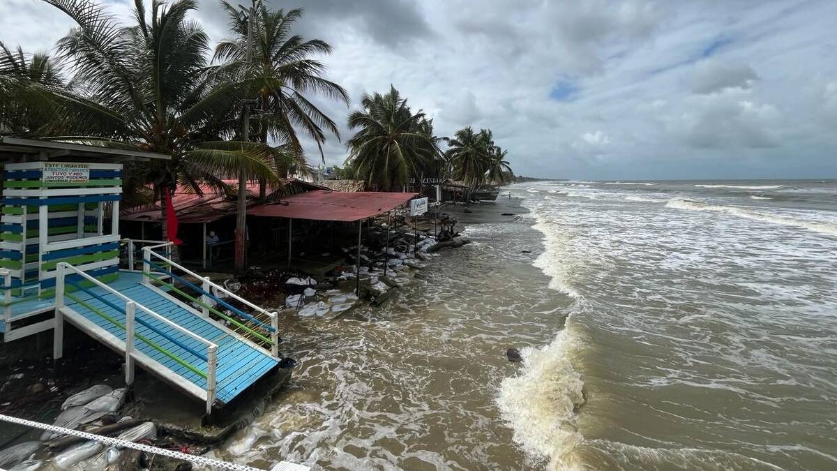Autoridades mantienen la alerta por mar de leva en Córdoba