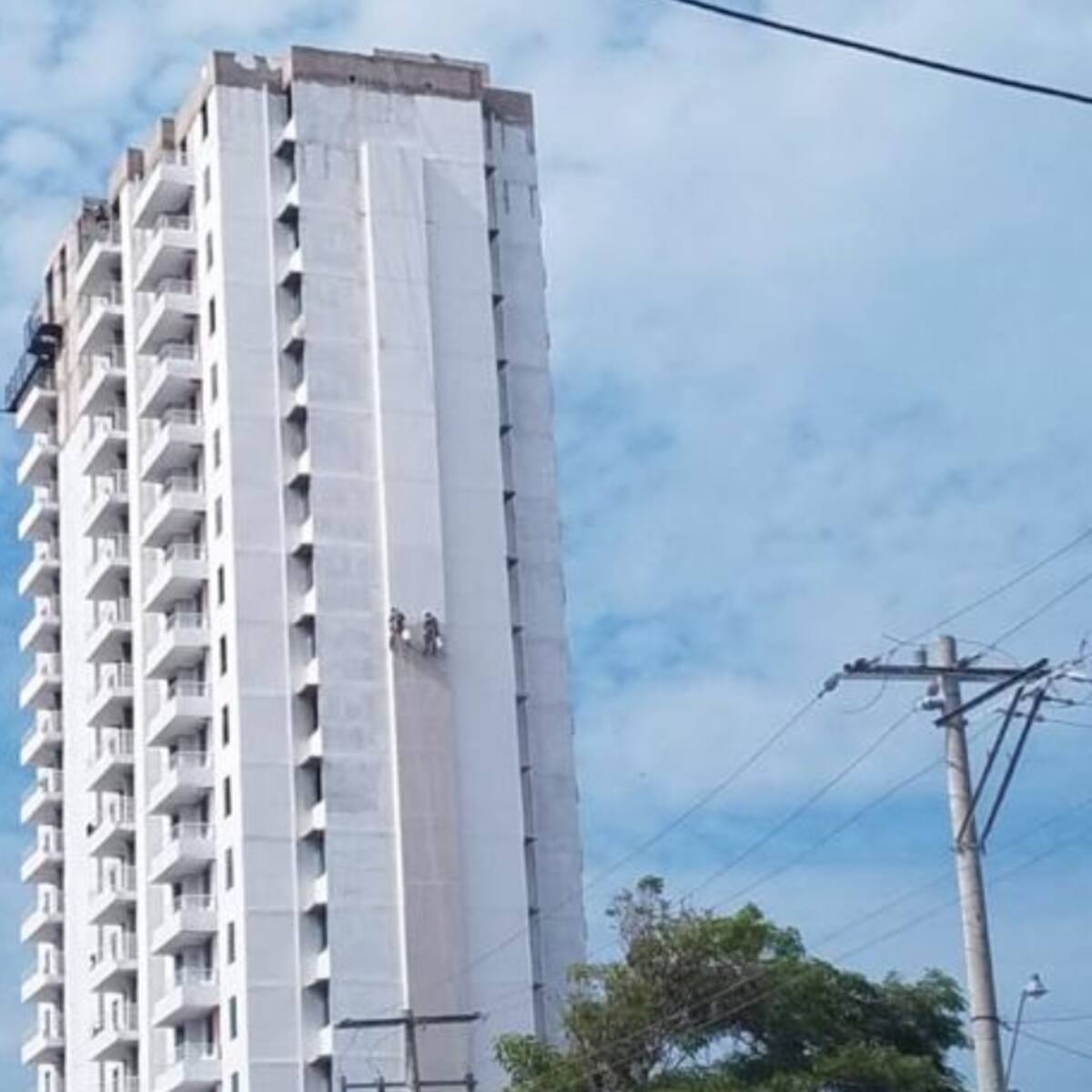 Denuncia: al menos 100 familias afectadas por construcción paralizada en Cartagena